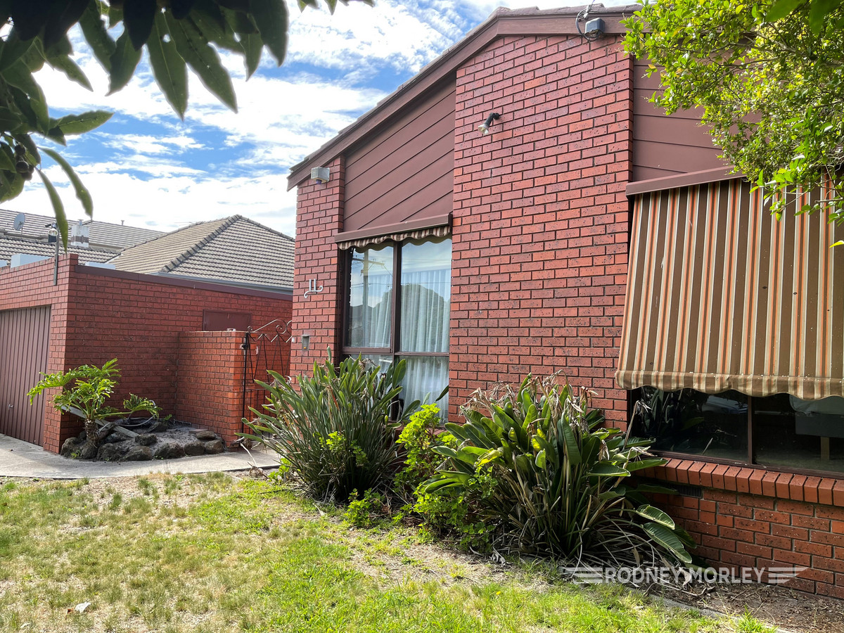 11 Emma Street, Caulfield South - Thumbnail 8