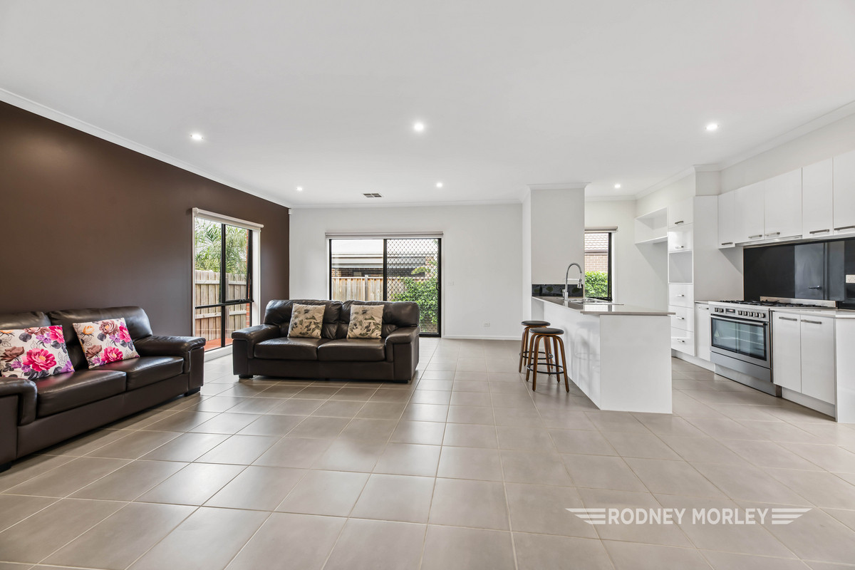 10 League Street,, Werribee - Thumbnail 2