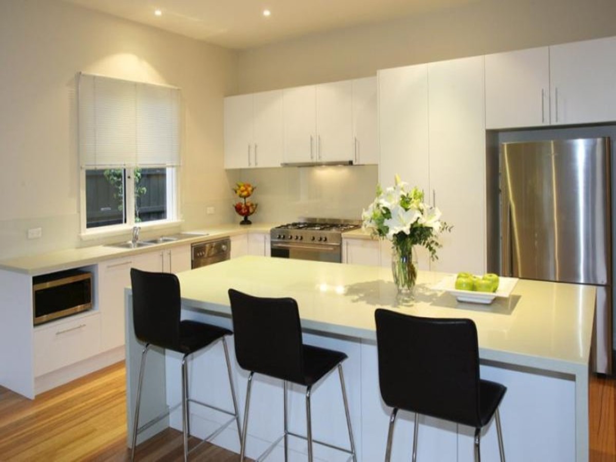 11 Derby Crescent, Caulfield East - Thumbnail 2