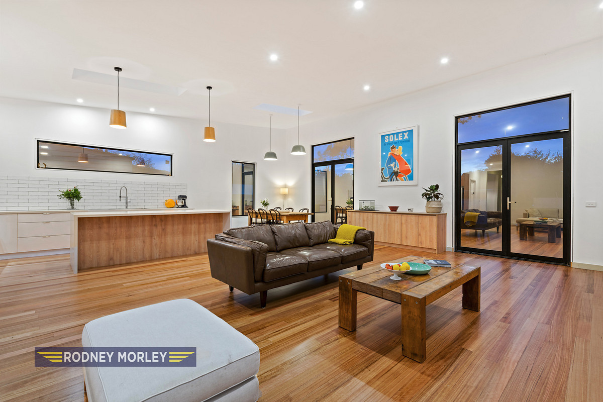 21 Moodie Street, Caulfield East - Thumbnail 2