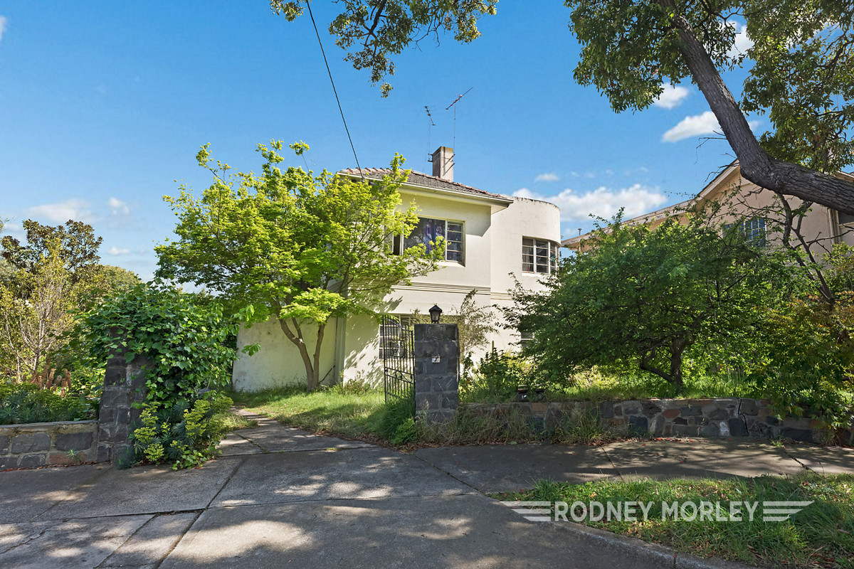 1 & 2/1 Holroyd Court, St Kilda East - Thumbnail 2